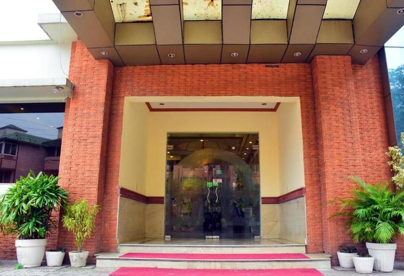 Hotel Vasundhara Palace