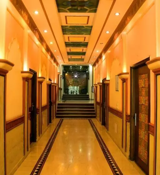 Отель Vasundhara Palace