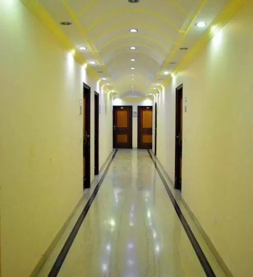 Отель Vasundhara Palace