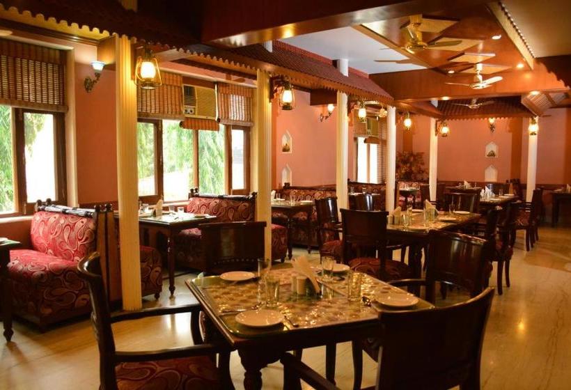 Hotel Vasundhara Palace