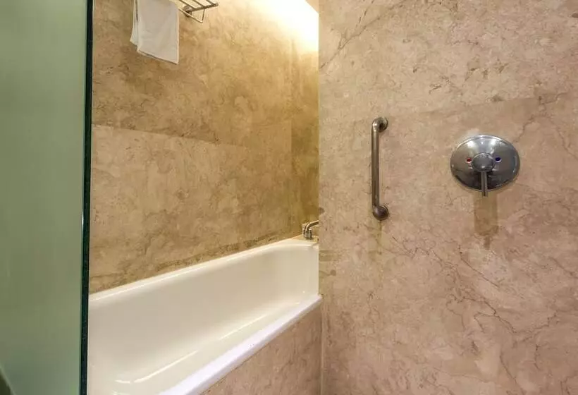 Hotel Vivanta Bengaluru, Whitefield