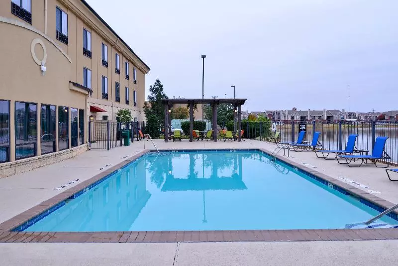 Holiday Inn Express Hotel & Suites Wichita Falls, An Ihg
