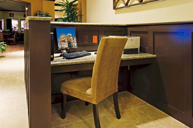 Holiday Inn Express Hotel & Suites Wichita Falls, An Ihg