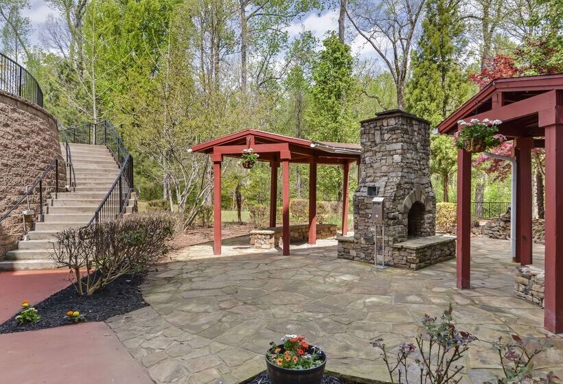 فندق Comfort Suites At Kennesaw State University