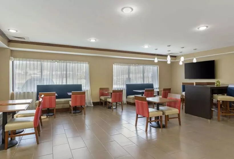 Hotelli Comfort Suites At Kennesaw State University