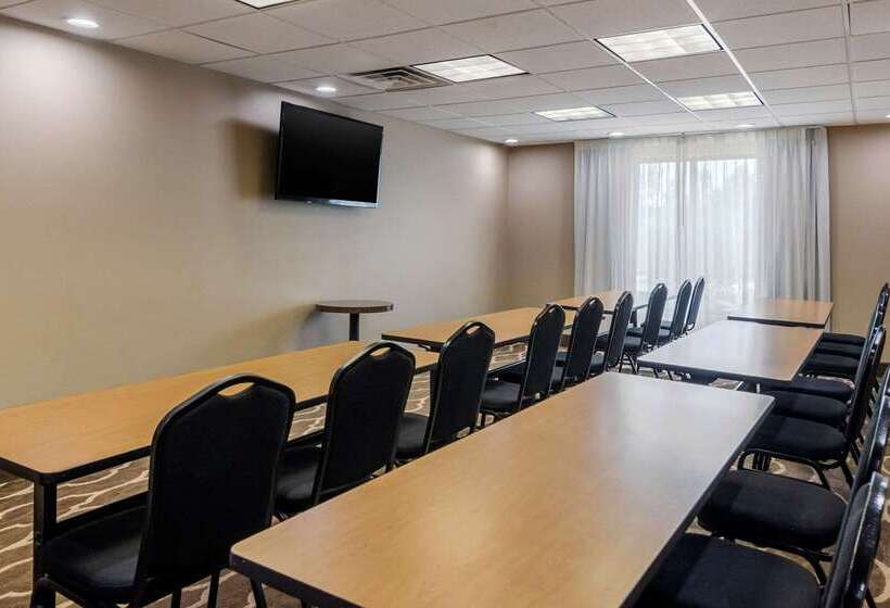 호텔 Comfort Suites Speedway  Kansas City