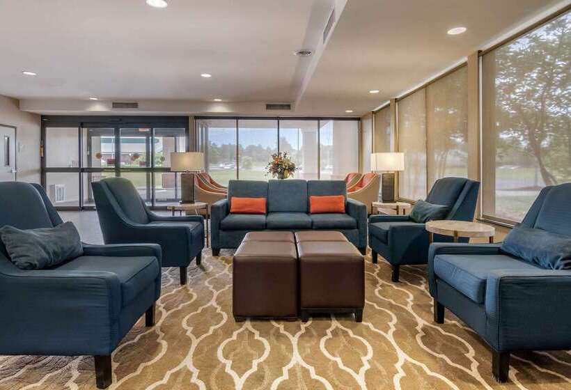 호텔 Comfort Suites Speedway  Kansas City