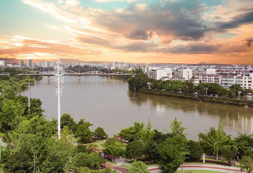 בית מלון כפרי Crowne Plaza Huangshan Yucheng, An Ihg