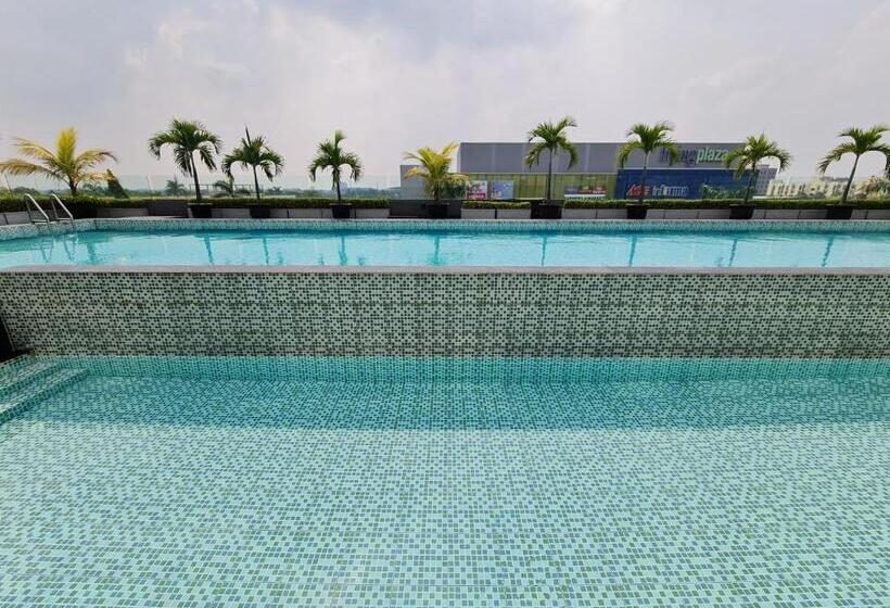 فندق Grand Zuri Cikarang Jababeka