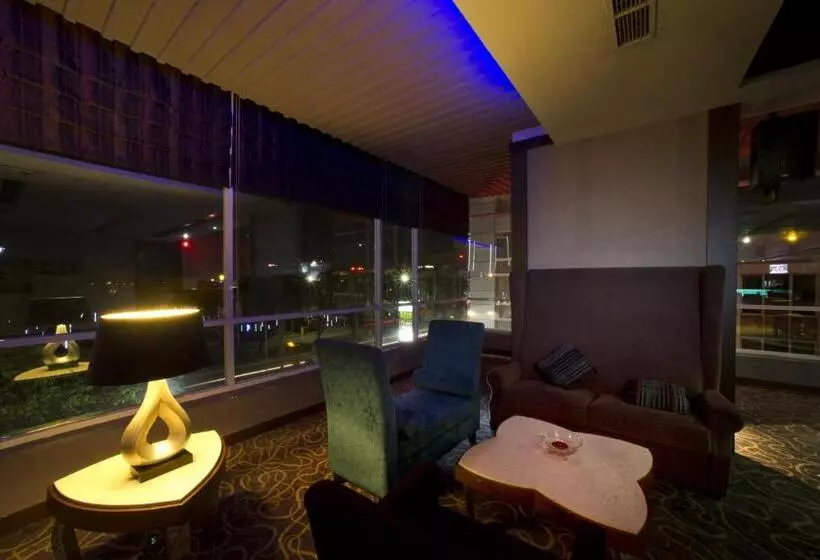 酒店 Grand Zuri Cikarang Jababeka