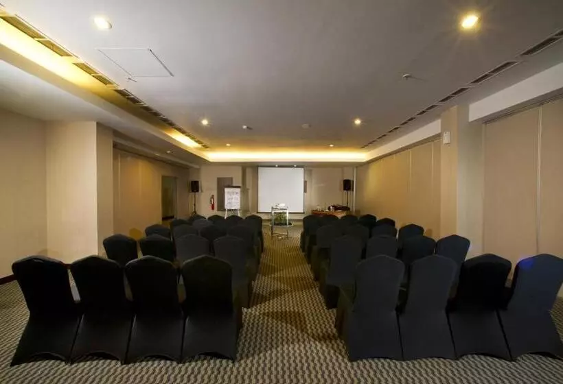 酒店 Grand Zuri Cikarang Jababeka