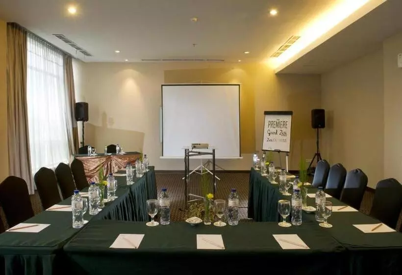 酒店 Grand Zuri Cikarang Jababeka