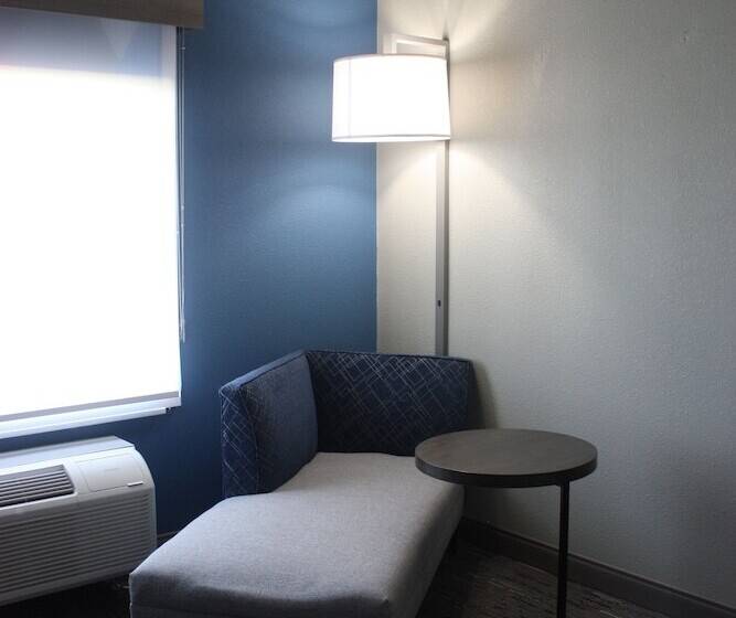 Holiday Inn Express Hotel & Suites Shamrock North By Ihg