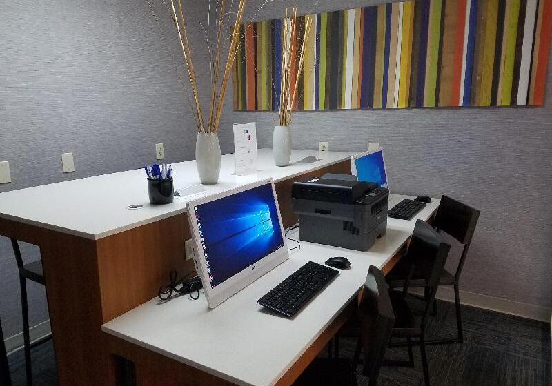 호텔 Holiday Inn Express Daytona Beach   Speedway, An Ihg