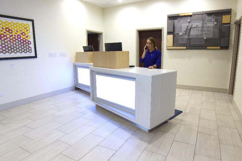בית מלון כפרי Holiday Inn Express Seguin, An Ihg