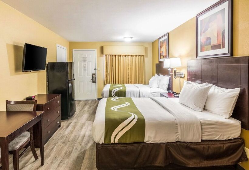 فندق Quality Inn