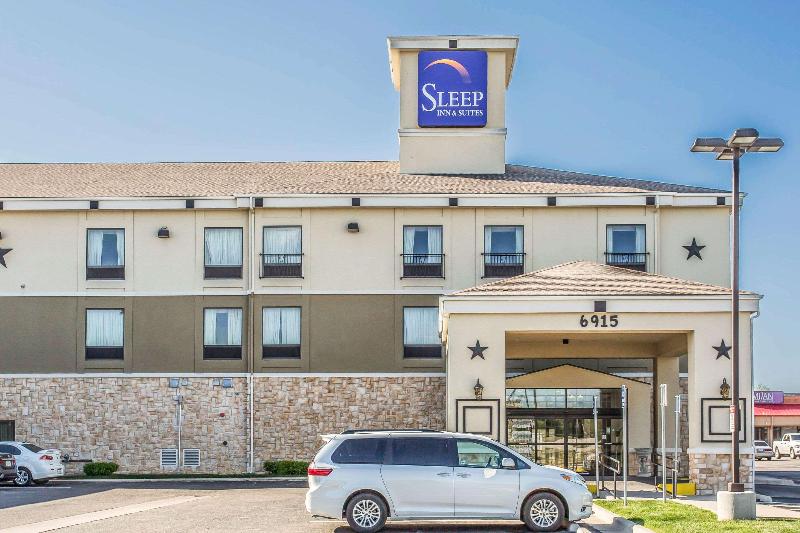 Отель Sleep Inn & Suites West Medical Center