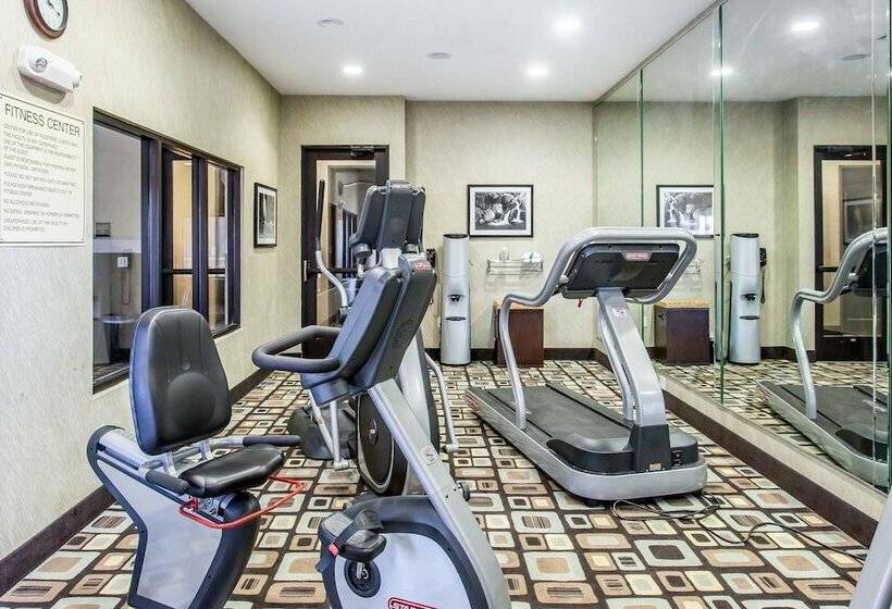 Отель Sleep Inn & Suites West Medical Center