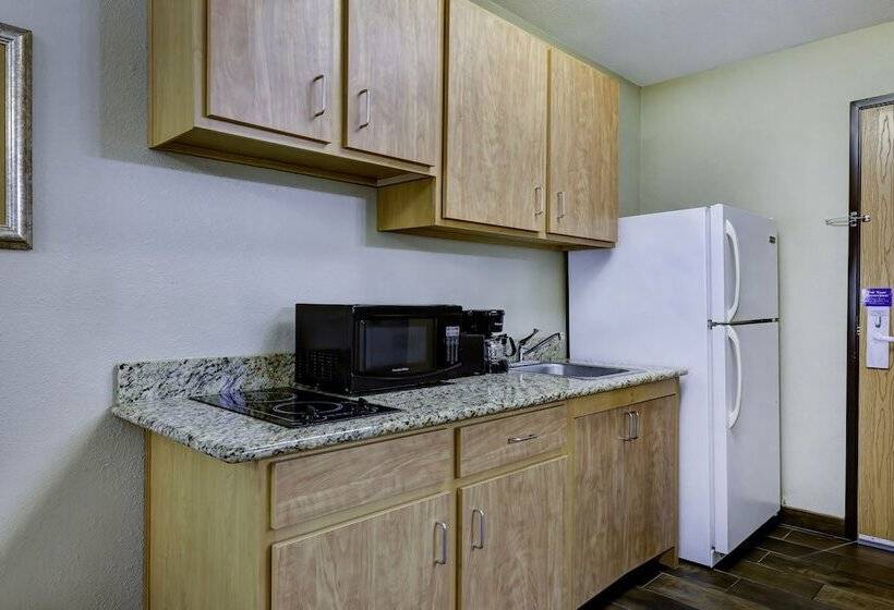 ホテル Studio 6 Lenexa Overland Park