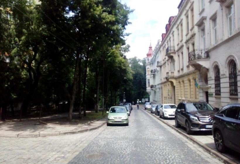 فندق The Georgehouse Hostel