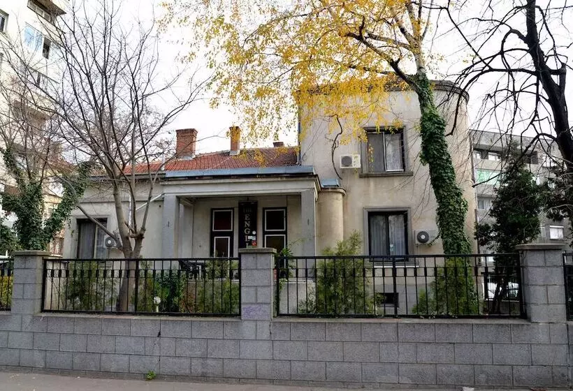 هاستل The English Guest House