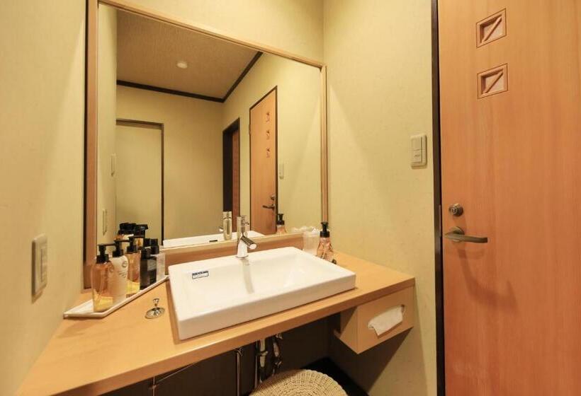 Bed and Breakfast Wafu No Yado Masuya