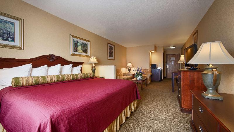 Отель Best Western Penn Ohio Inn & Suites