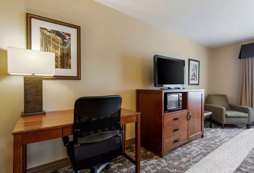 בית מלון כפרי Best Western Plus Red River Inn