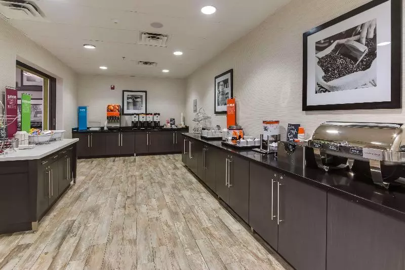 酒店 Hampton Inn White House