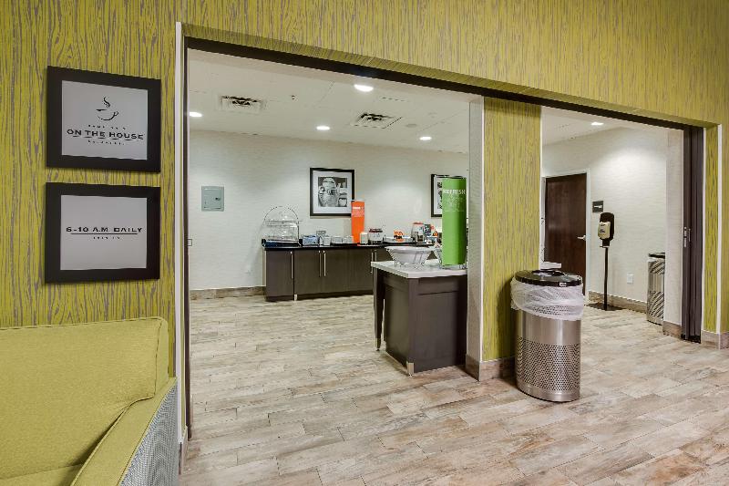 Отель Hampton Inn White House