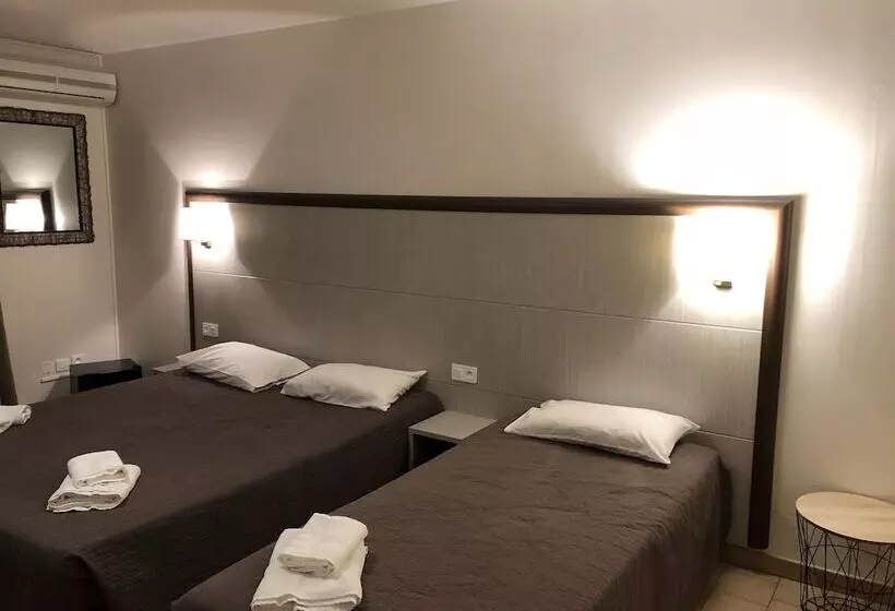 هتل Hôtel Cala Di Sole