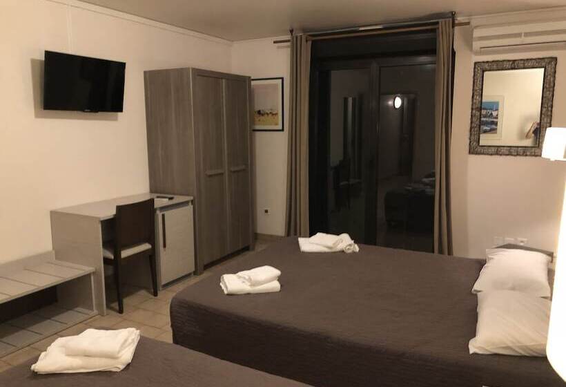 בית מלון כפרי Hôtel Cala Di Sole