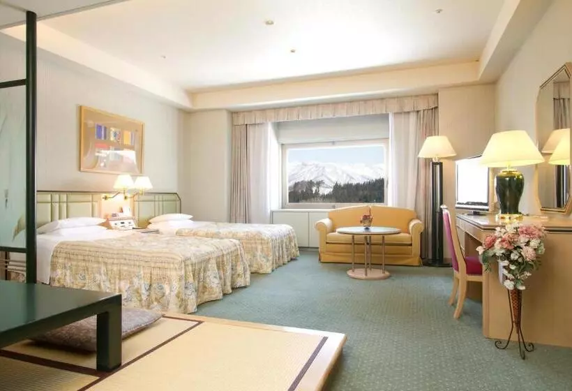 Hotel Naspa New Otani