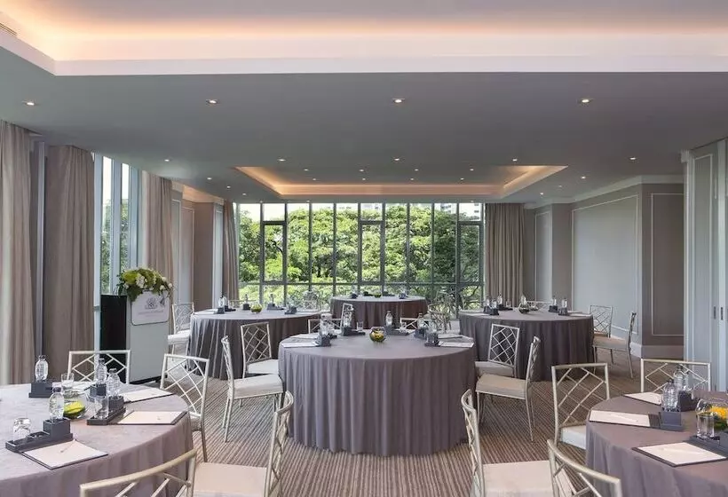 Hotelli Oriental Residence Bangkok