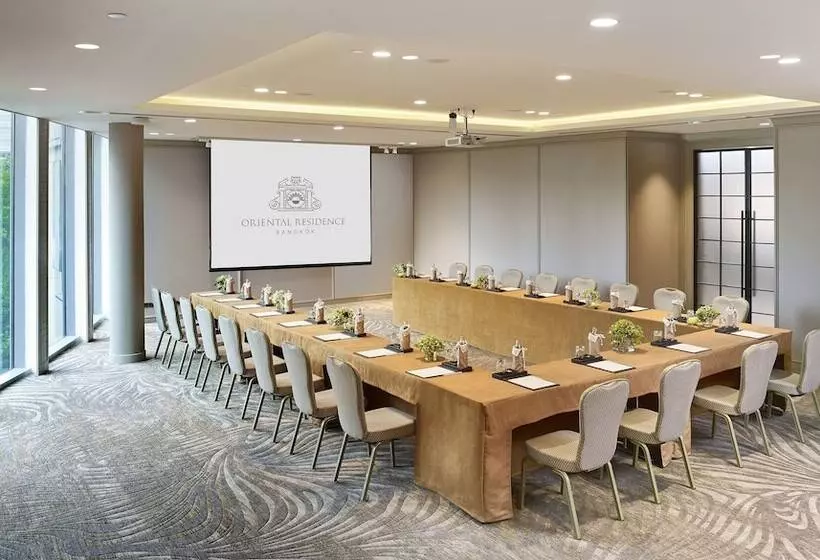 Hotelli Oriental Residence Bangkok