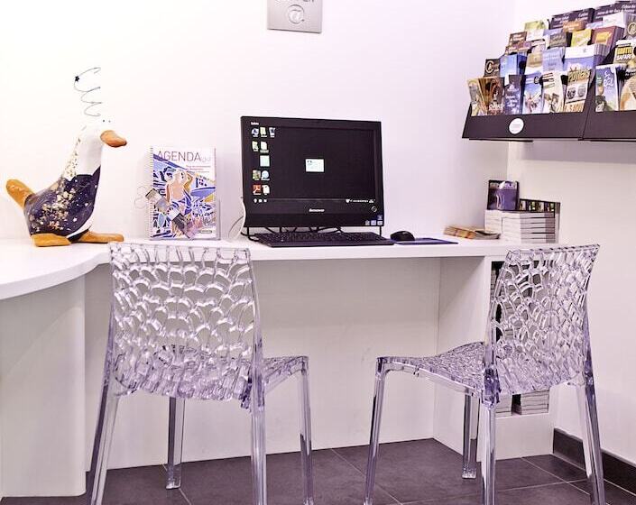 هتل Privilège Hôtel & Apparts Eurociel Centre Comédie