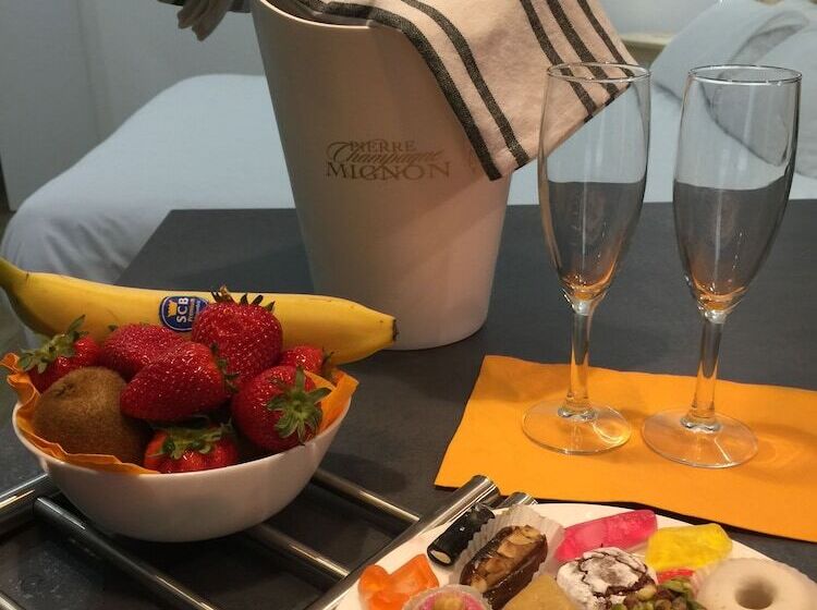 هتل Privilège Hôtel & Apparts Eurociel Centre Comédie