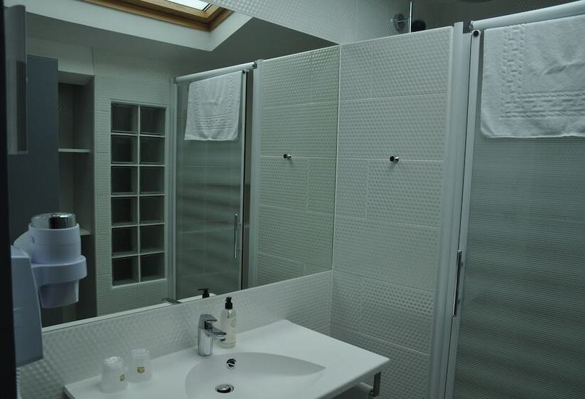 هتل Privilège Hôtel & Apparts Eurociel Centre Comédie