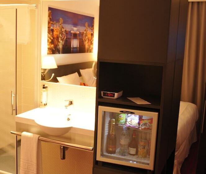 هتل Privilège Hôtel & Apparts Eurociel Centre Comédie