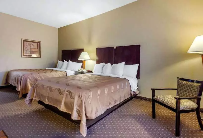 호텔 Quality Inn