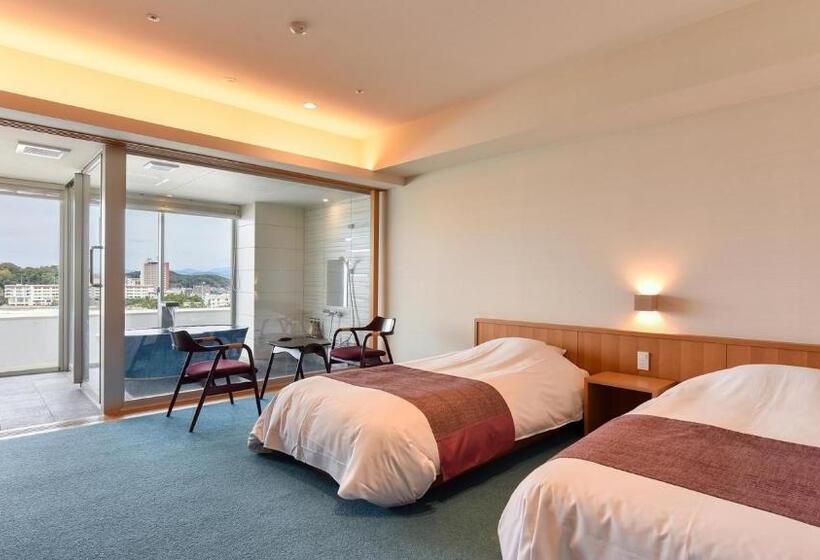 בית מלון כפרי Sanrakuso