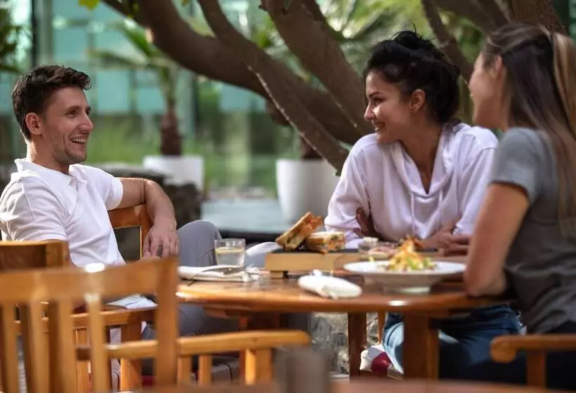 Отель Jumeirah Creekside Dubai