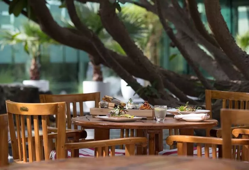 Отель Jumeirah Creekside Dubai