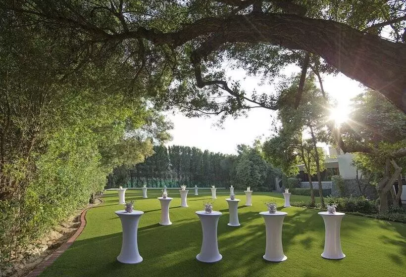 Отель Jumeirah Creekside Dubai