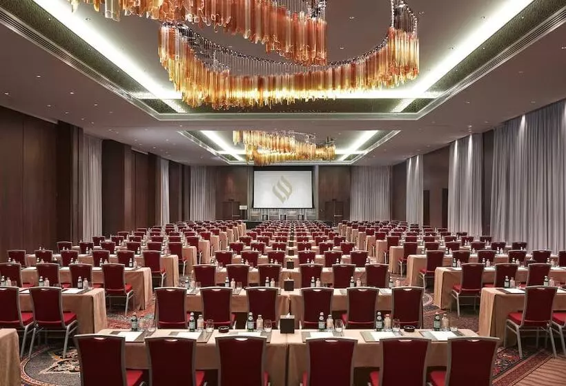 Отель Jumeirah Creekside Dubai