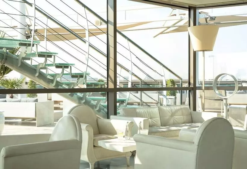 هتل Jumeirah Creekside Dubai
