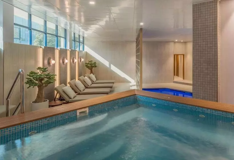 هتل Jumeirah Creekside Dubai