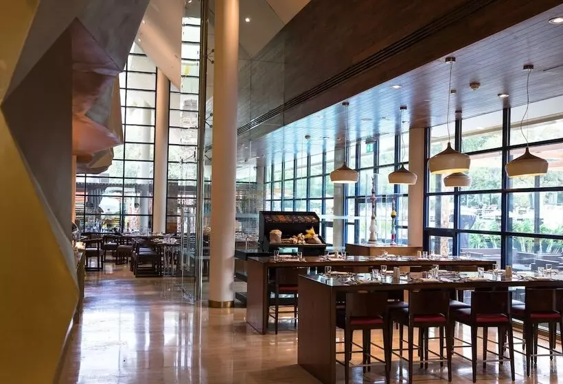 هتل Jumeirah Creekside Dubai