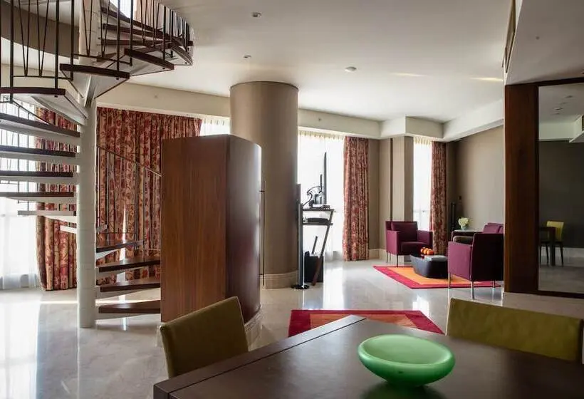 هتل Jumeirah Creekside Dubai