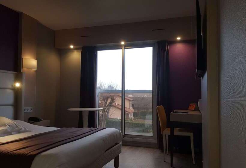 Отель Kyriad Bourg En Bresse